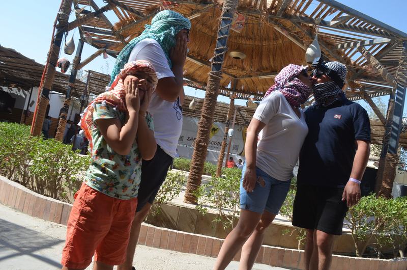 Families arriving at the camp