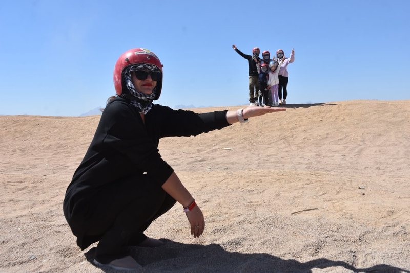 Fun photo tricks in the desert