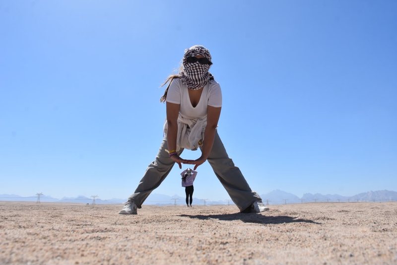 Fun photo tricks in the desert