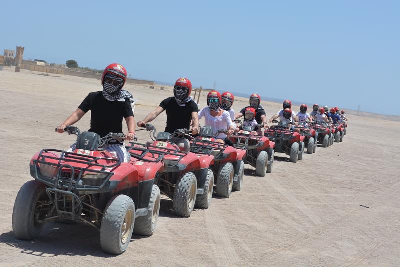 Quad convoy lined up at the start