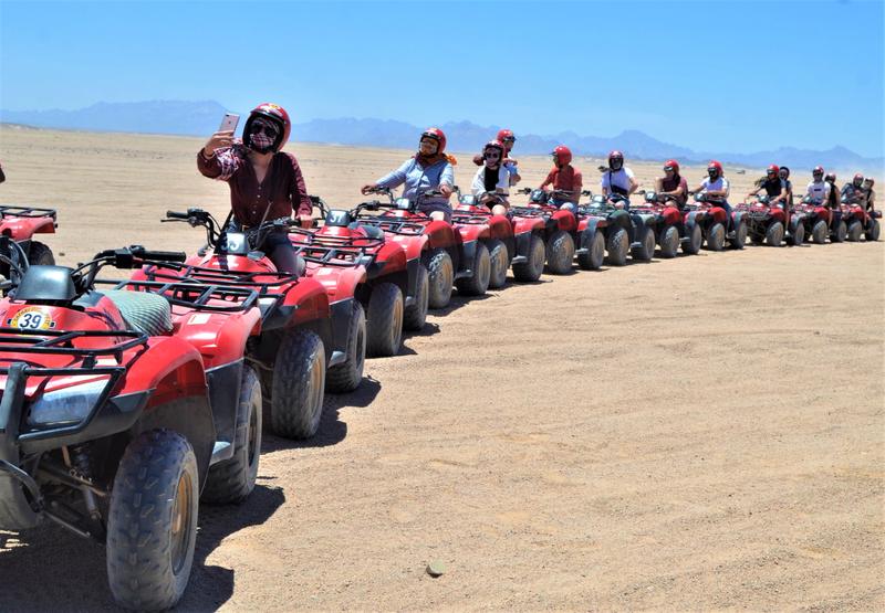 Quad convoy lined up at the start