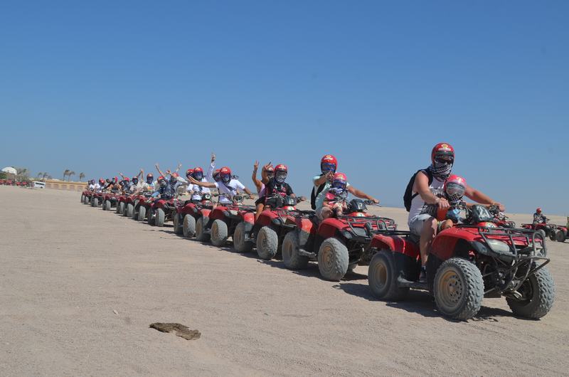 Quad convoy lined up at the start